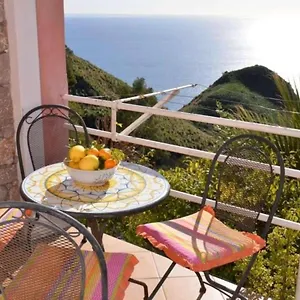 Kate Villa Taormina