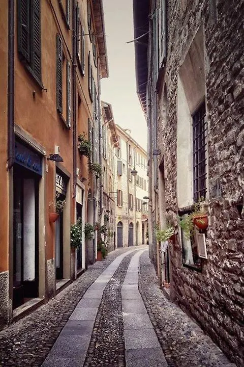 Antica Corte, Bilocale Nel Centro Storico Di Como Apartment